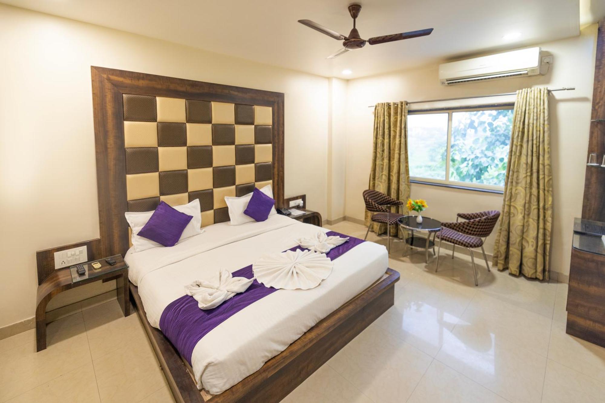 Sheetal International Hotel Raipur  Exterior photo